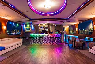 Lexington Yacht Times Square New Years Eve 2026