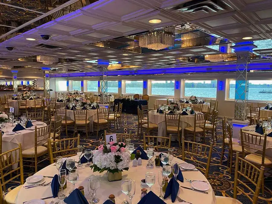 Horizon's Edge NYC Yacht Times Square New Years Eve 2026